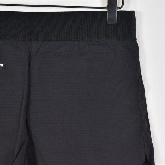 Athleta Black Mod Trekkie Shorts 4 - Picture 4 of 6